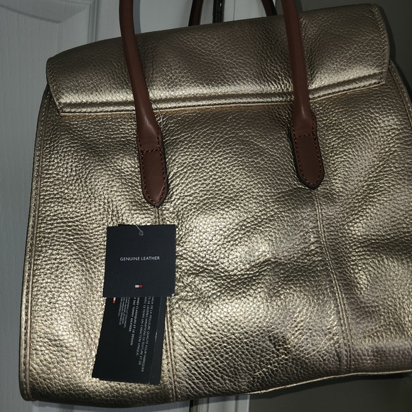 Tommy Hilfiger Turnlock Pebble Leather Colorblock Convertible Top Handle - Picture 3 of 14